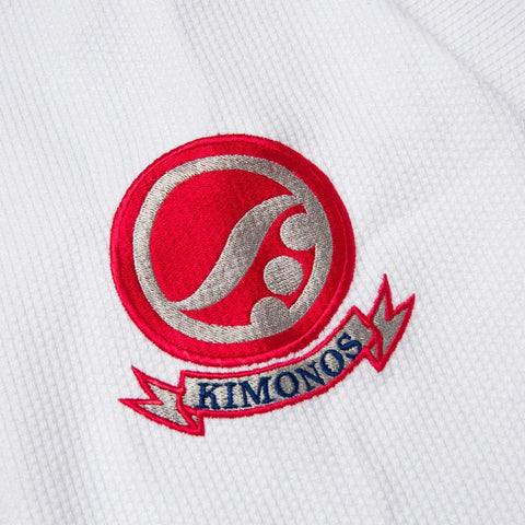 BJJ fighter rolling in Shoyoroll Batch 145 SuperLite kimono BJJ fighter rolling in Shoyoroll Batch 145 SuperLite kimono